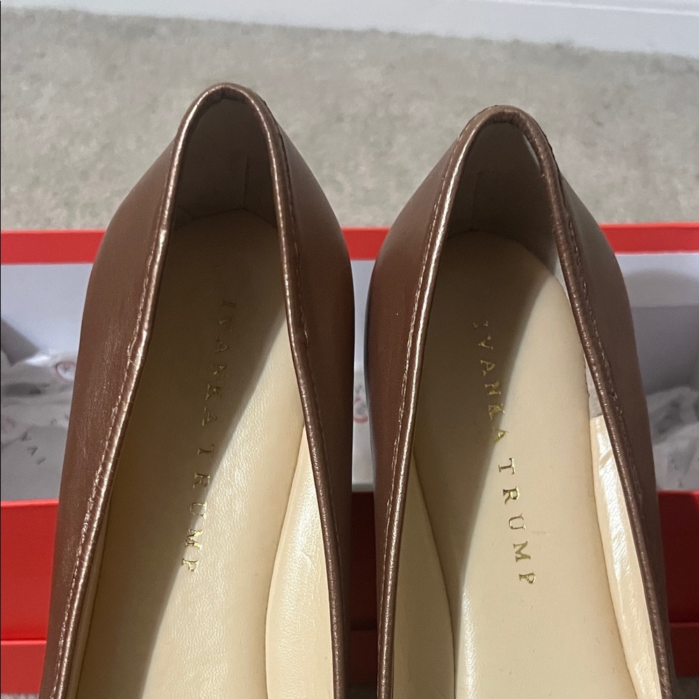 Ivanka Trump Brown Flats with Bow Accent - Picture 3 of 6